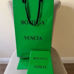 Bottega Veneta Vibrant Green Bag and Box gift set